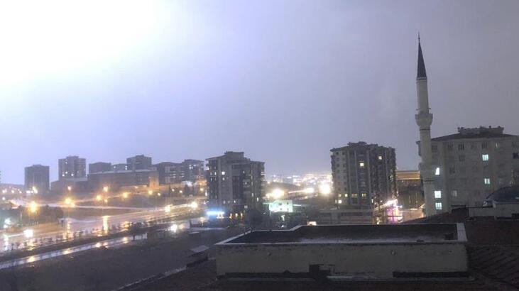 Akşam saatlerinde başladı! Dolu yağışı Kilis ve Gaziantep'i vurdu