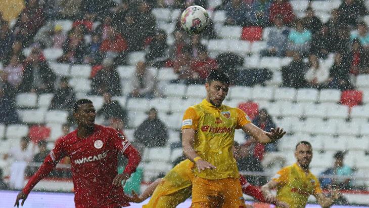 Antalyaspor, Kayserispor'a karşı zorlanmadı! Farklı kazandı