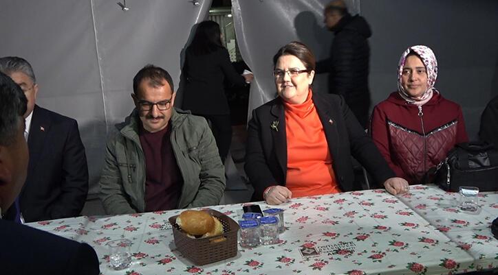 Bakan Yanık Osmaniye’de depremzedelerle iftar yaptı