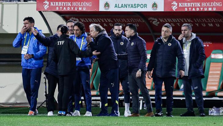 Fenerbahçe'de Jorge Jesus çılgına döndü! Mete Kalkavan kırmızı kart gösterdi
