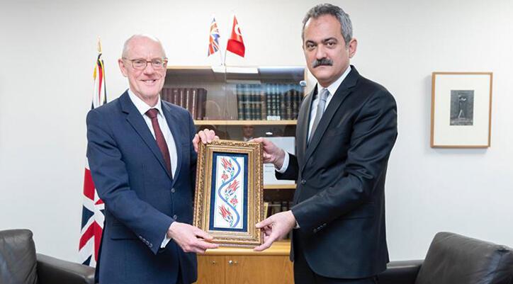 İngiliz Eğitim Bakanı'ndan Türkiye'deki mesleksel eğitime övgü
