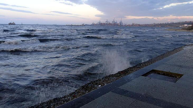 İstanbul'da deniz ulaşımına lodos mahzuru