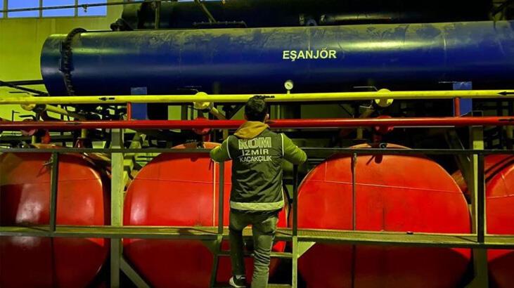 İzmir'de fabrikada 254 ton kaçak akaryakıt ele geçirildi
