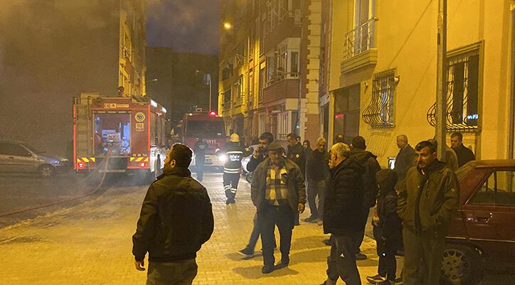 Tekirdağ'da tarihi konut alev alev yandı