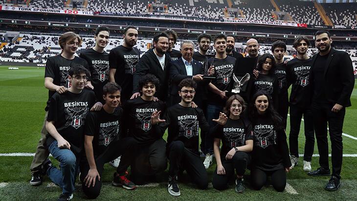 Ahmet Işık Çebi, Rsports Robotik Ekibi'ni tebrik etti