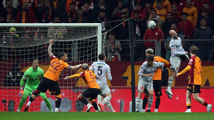 Galatasaray - Başakşehir maçından kareler