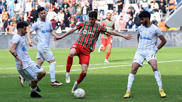 Karşıyaka - Yomraspor maçında gol sesi çıkmadı