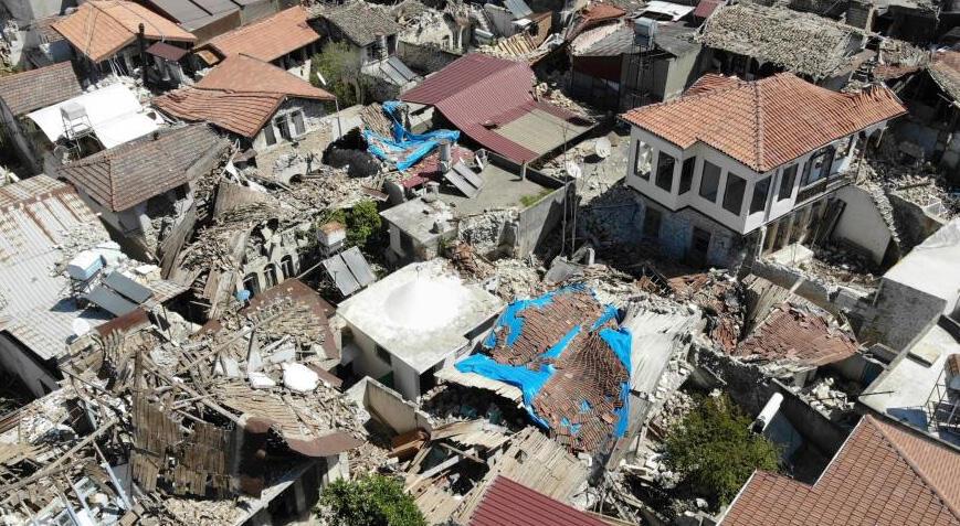 Zelzelelerde en ağır hasarı alan Hatay’ın tarihi caddesi enkaz yığınına döndü