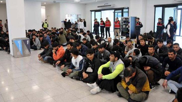138 kaçak göçmen hudut dışı edildi