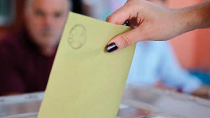 AK Parti'li Özel: Yurt dışında 4 günde oy kullanan sayısı 500 bini geçti