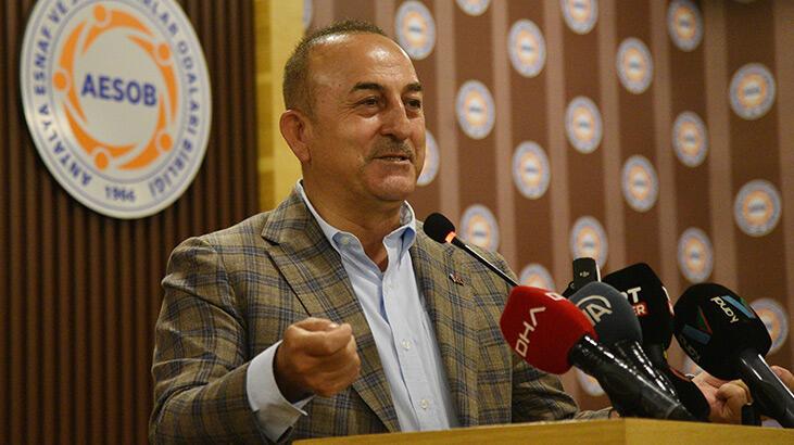 Bakan Çavuşoğlu: 'Erdoğan gitsin' diyenlerin pabucunu kaç seçimdir dama atıyoruz