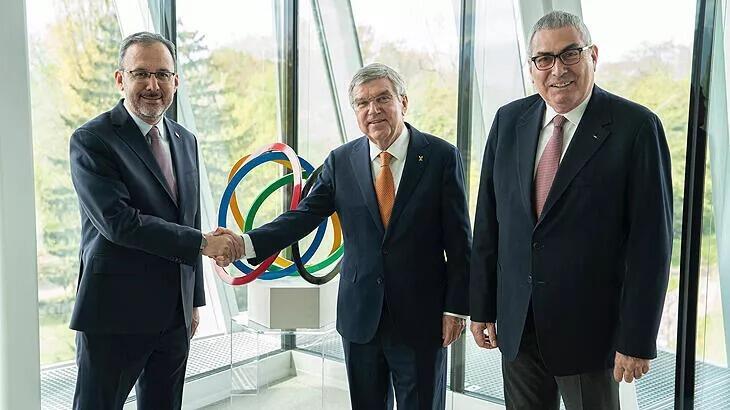Bakan Kasapoğlu, IOC Lideri Thomas Bach ile görüştü