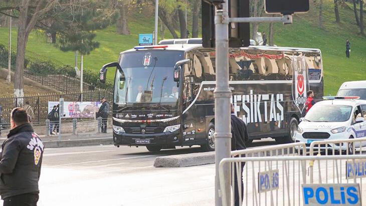 Beşiktaş derbi için stada giriş yaptı