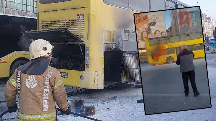 Kadıköy'de çift katlı otobüsün motor kısmı alev alev yandı