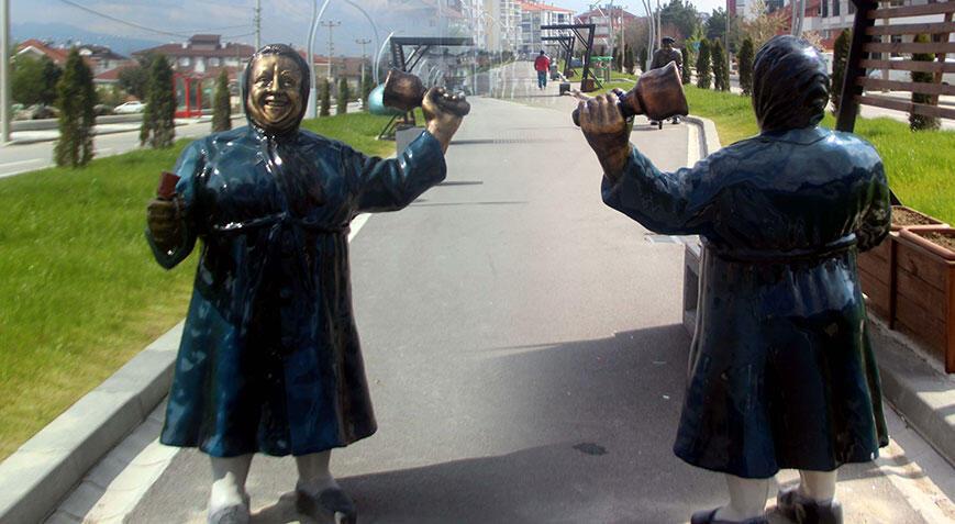 Tanju Özcan 'Adile Naşit heykelinin çay tepsisi çalındı' demişti! Gerçek ortaya çıktı