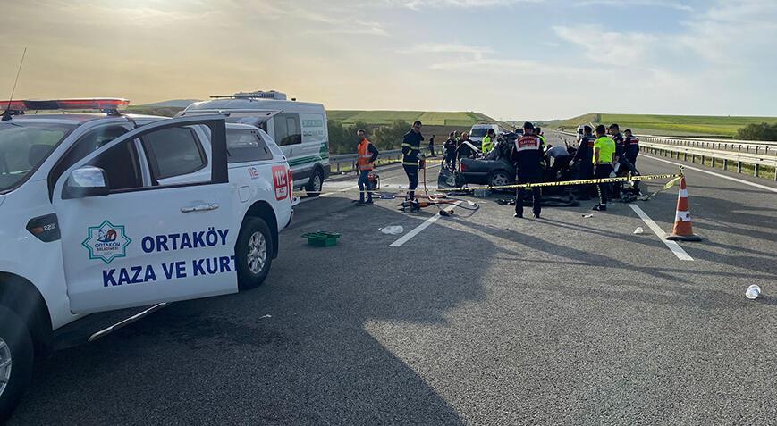 TIR'a arttan çarpan depremzede şoför yaralandı, eşi öldü