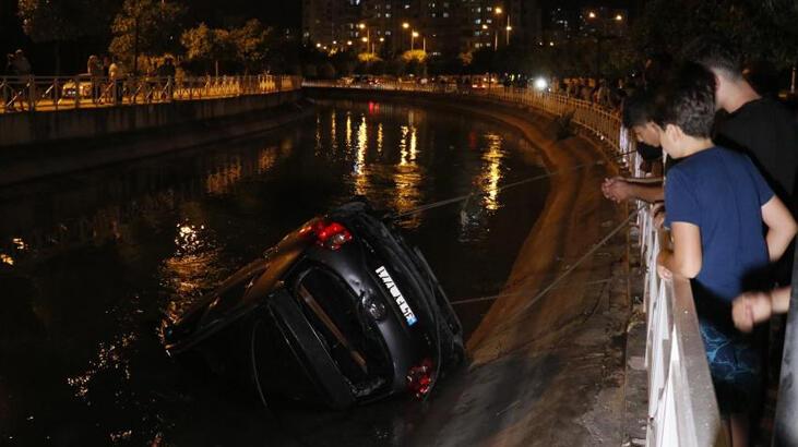 Adana’da araba sulama kanalına düştü