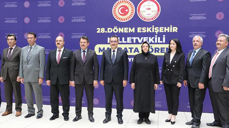 AK Parti Eskişehir milletvekilleri mazbatalarını aldı