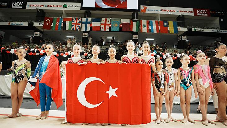 Beşiktaş JK 2’nci Memleketler arası Ritmik Jimnastik Şampiyonası’nın açılış merasimi yapıldı