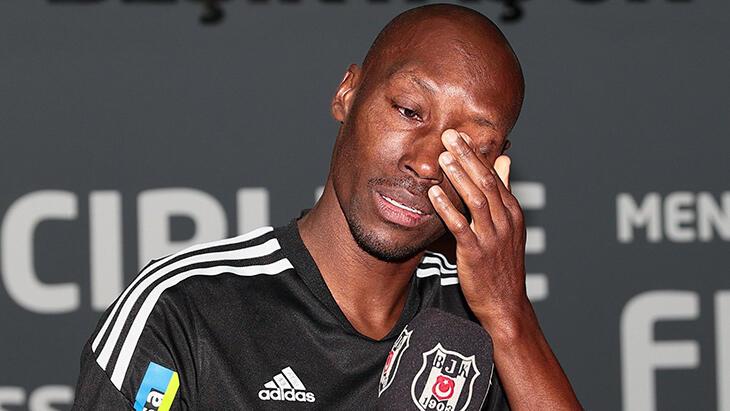 Beşiktaş'tan Atiba Hutchinson'a veda! Gözyaşlarını tutamadı