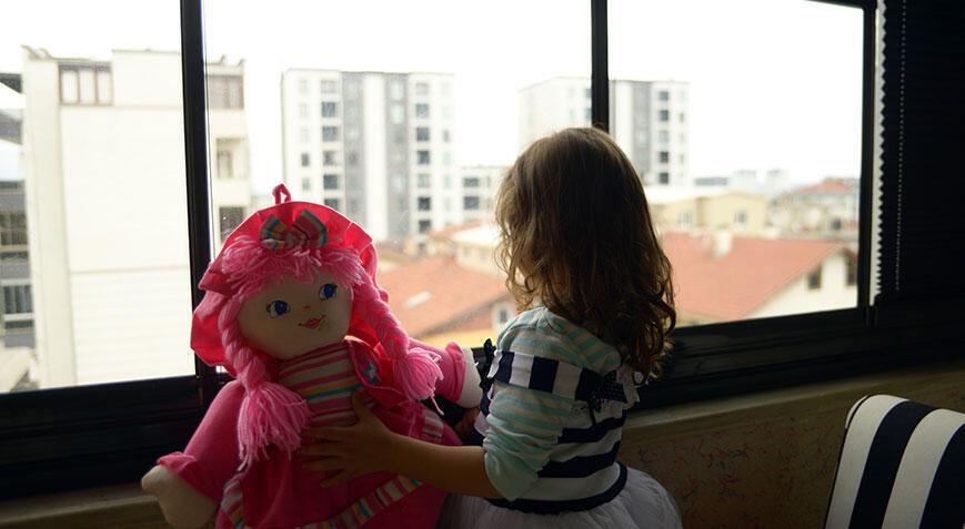 Bursa'da annesiyle mesken hapsindeki küçük kız için inceleme