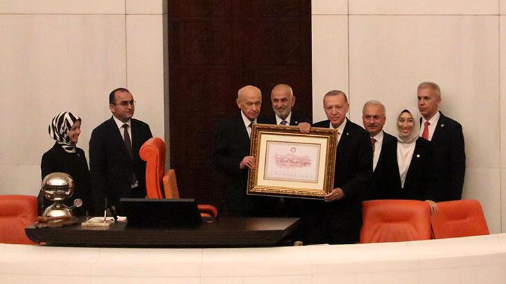 Cumhurbaşkanı Erdoğan, TBMM'de yemin etti