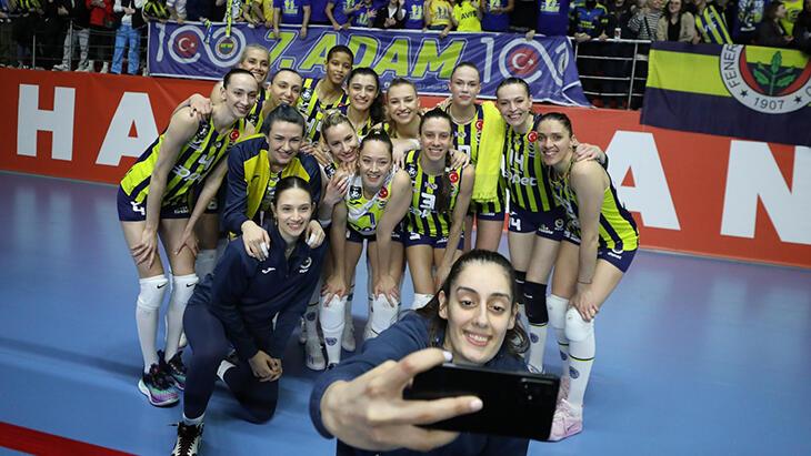 Fenerbahçe Opet'te 8 imza birden!