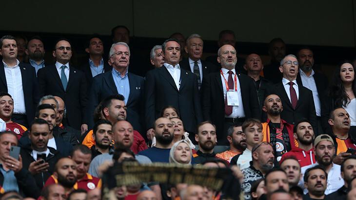 Fenerbahçe'de Lider Ali Koç, Galatasaray derbisini statta takip etti