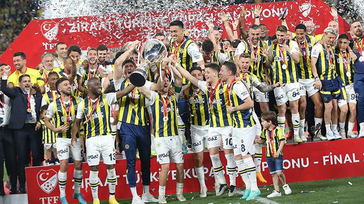Fenerbahçe'nin şampiyonluk kutlamasından kareler