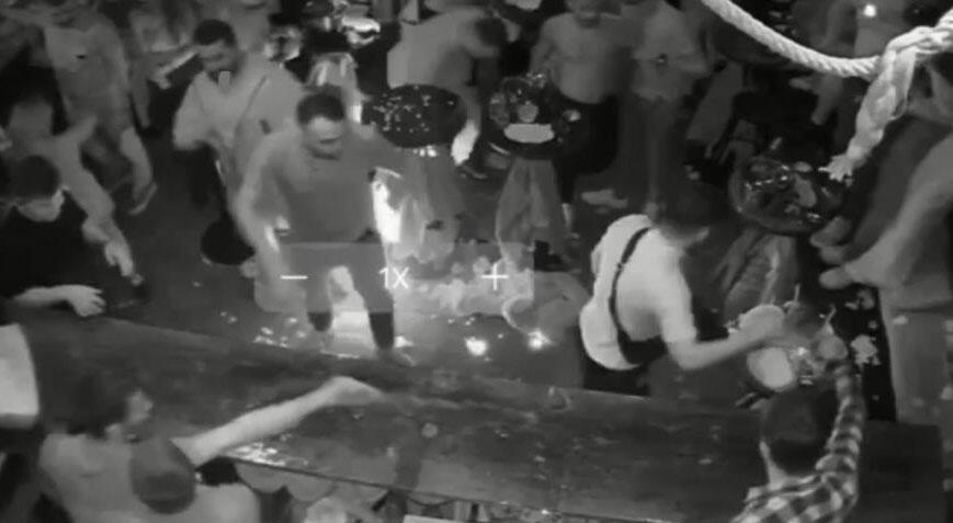 Gece kulübünde gösteri için dökülen isporto 2’si bayan 3 kişi alev alev yandı