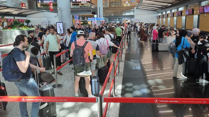 İstanbul Havalimanı'nda bayram tatili yoğunluğu sürüyor