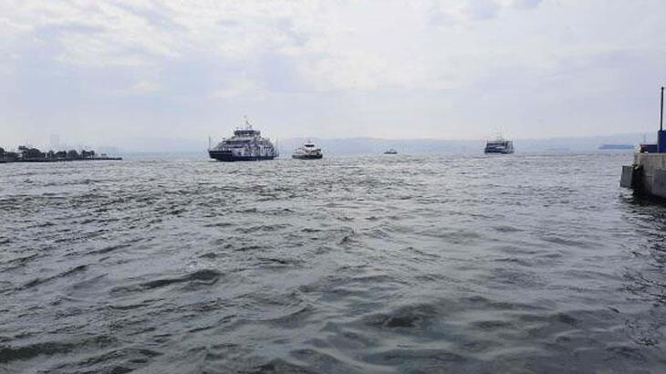 İzmir'de feribot, çamura saplanmıştı! Nedeni denizdeki 'topuklaşma'
