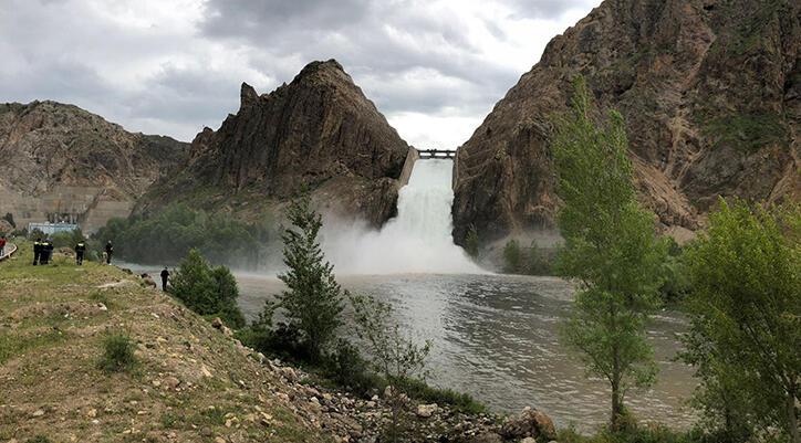 Kılıçkaya Barajı'nda doluluk oranı yüzde 100'e ulaştı! Kapaklar açıldı