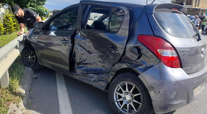 Samsun'da arabalar çarpıştı: 1'i bebek, 5 yaralı