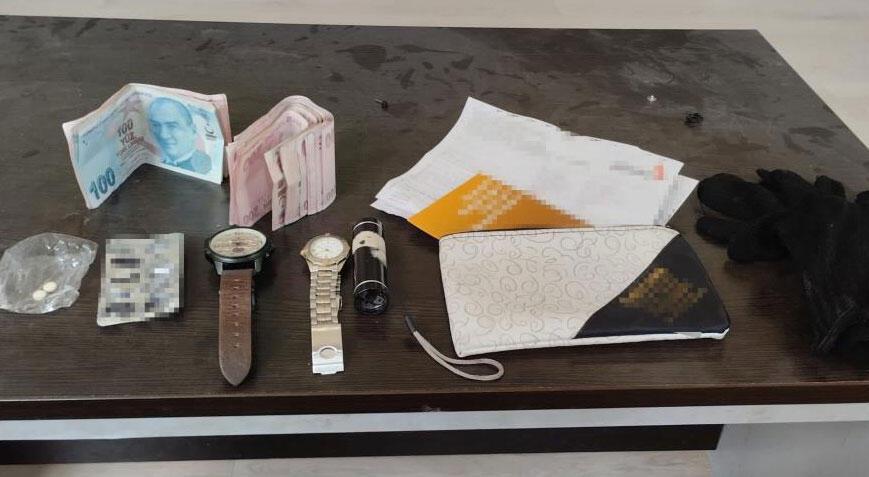 Sarsıntı bölgesinde çalıntı mallarla yakalanan kuşkulu tutuklandı