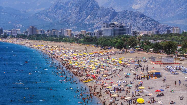 Türkiye Nisan ayında 3,3 milyon turist ağırladı