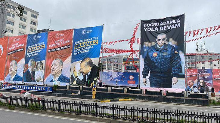 Üzerinde Cumhurbaşkanı Erdoğan’ın olduğu afişleri yakan kuşkulu gözaltına alındı