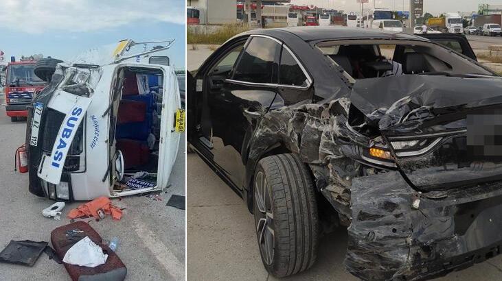 Yalova’da arabayla çarpışan minibüs devrildi: 9 yaralı
