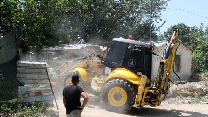 Yer: Antalya! Yabancı uyrukluların kaldığı 5 gecekondu yıkıldı