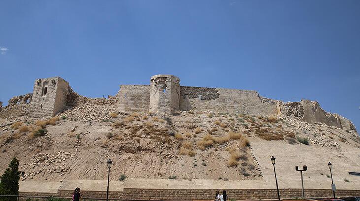 6 Şubat'ta hasar alan Gaziantep Kalesi'nin onarımına başlandı