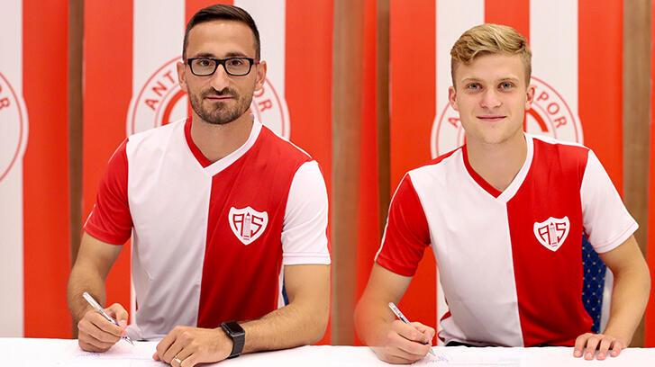 Antalyaspor, Jakub Kaluzinski ve Erdoğan Yeşilyurt'u transfer etti