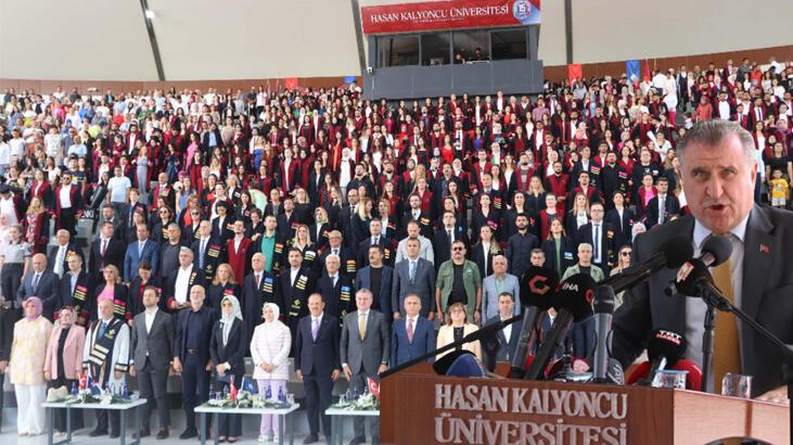Bakan Bak, Hasan Kalyoncu Üniversitesi’nin mezuniyet merasimine katıldı