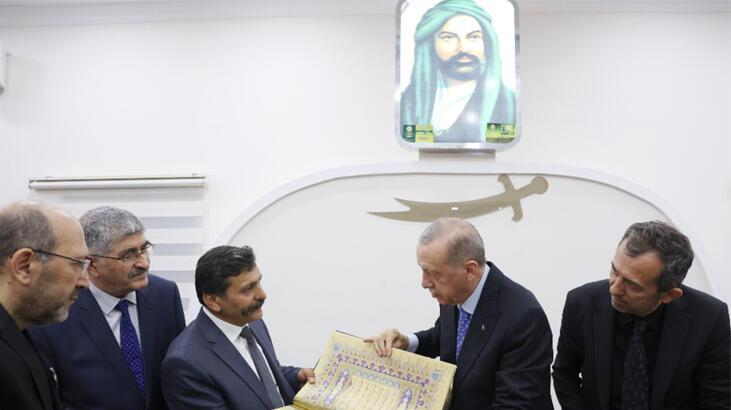 Cumhurbaşkanı Erdoğan, Muharrem ayının 10. gününde Cemevi'ni ziyaret etti!
