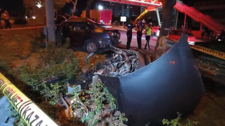 Ehliyetsiz şoför ağaca çarptı: 3 yaralı