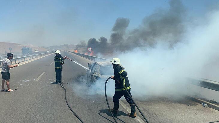 Gaziantep’te seyir halindeki araba yandı