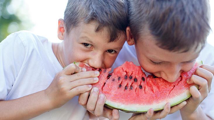 Yaz aylarında çocukların en büyük kâbusu! 'Günde en az 1 porsiyon tüketilmeli'
