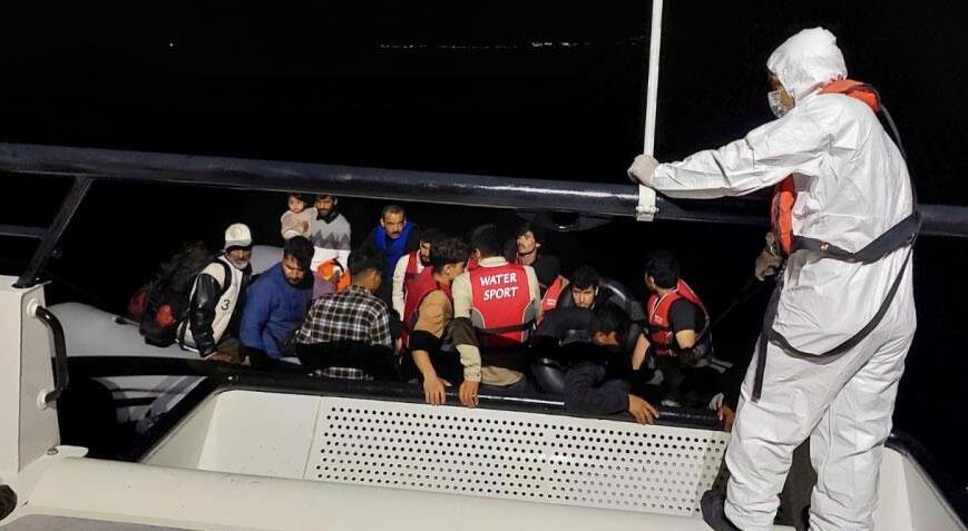 Ayvacık açıklarında vefata terk edilen 27 kaçak göçmen kurtarıldı