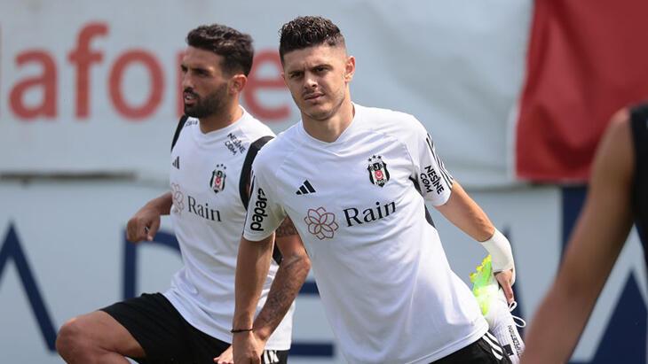 Beşiktaş'ta yeni transfer Milot Rashica birinci idmanına çıktı1