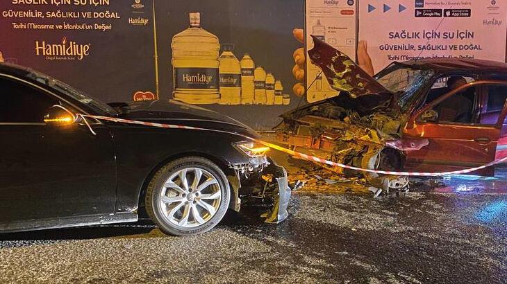 Eyüpsultan'da iki araba çarpıştı: 3 yaralı