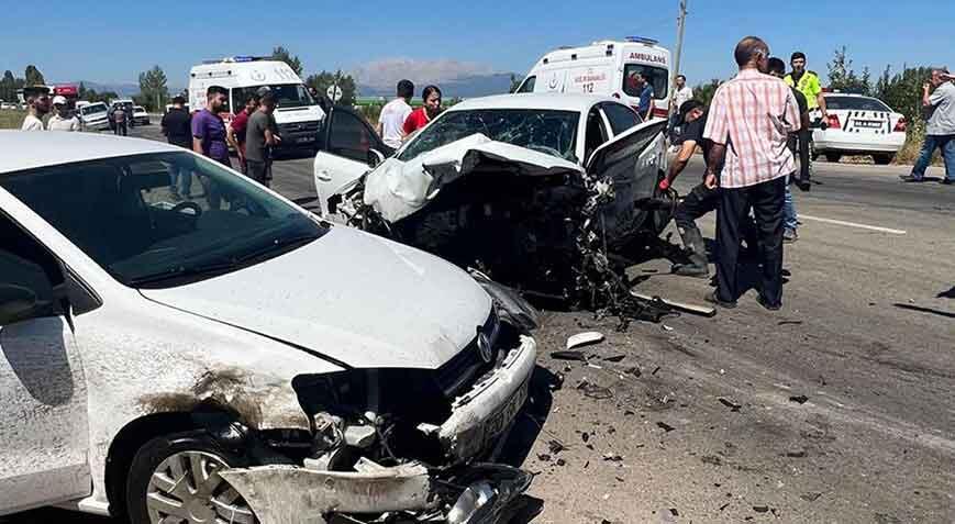 Isparta'da zincirleme kaza! 2'si çocuk 9 kişi yaralandı
